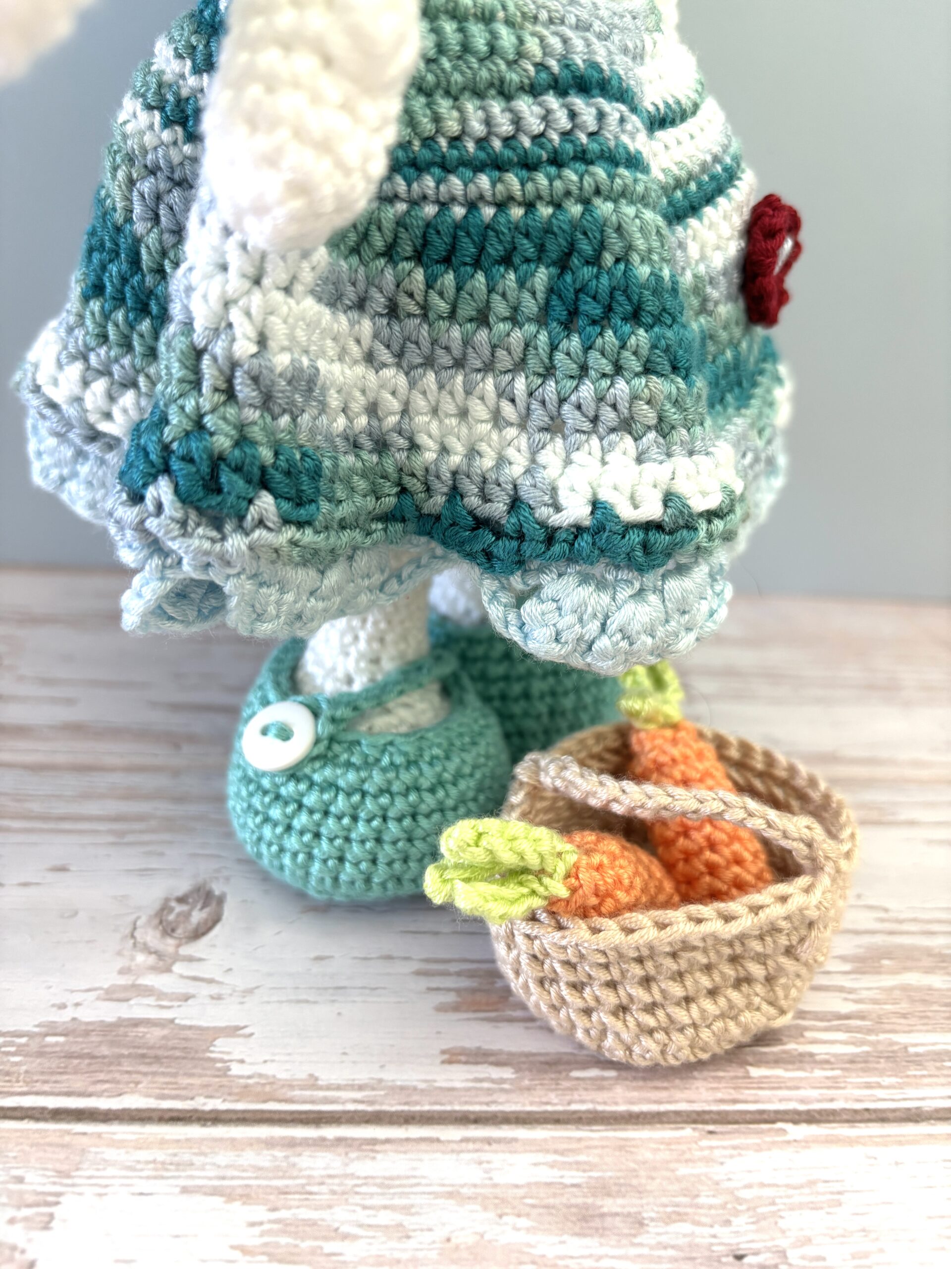 crochet carrots and basket