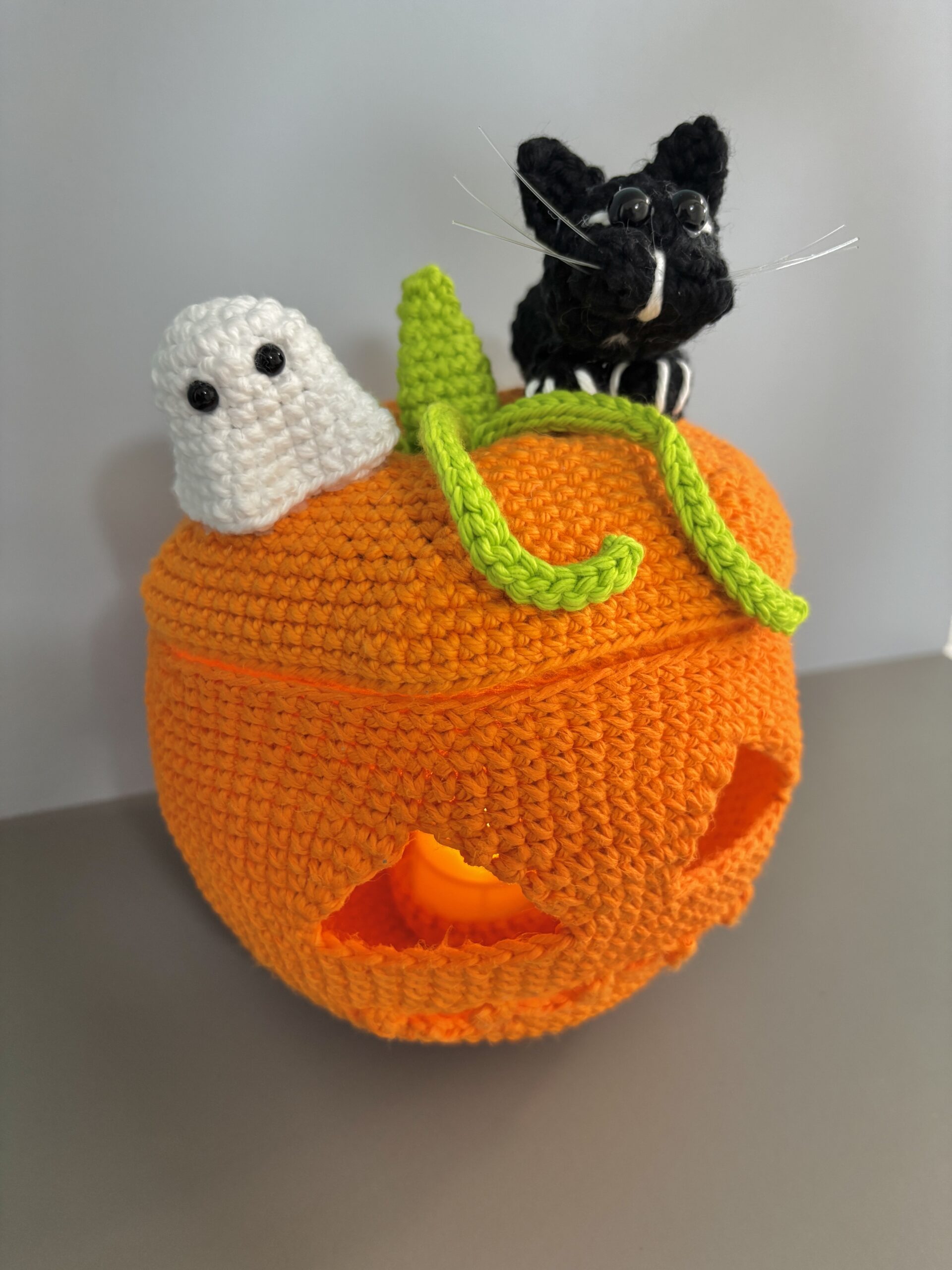 crochet jack o lantern